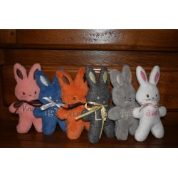 lapin  de 20 cm brodé au...