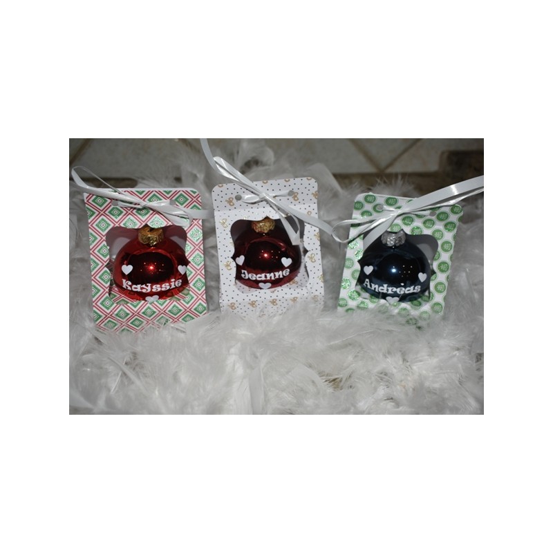 boule prenom dans son écrin (différentes  couleurs de boules )