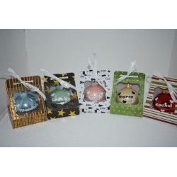 boule prenom dans son écrin (différentes  couleurs de boules )