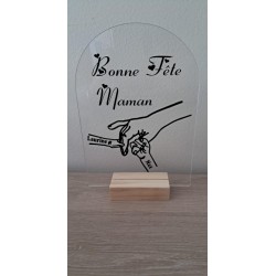 cadre  avec mains sur socle...